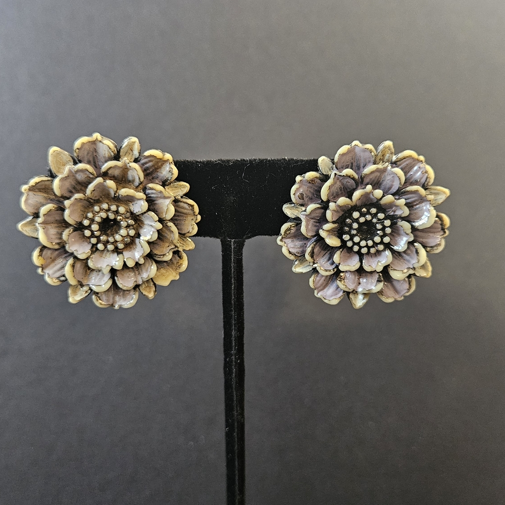 Elegant Floral Earrings